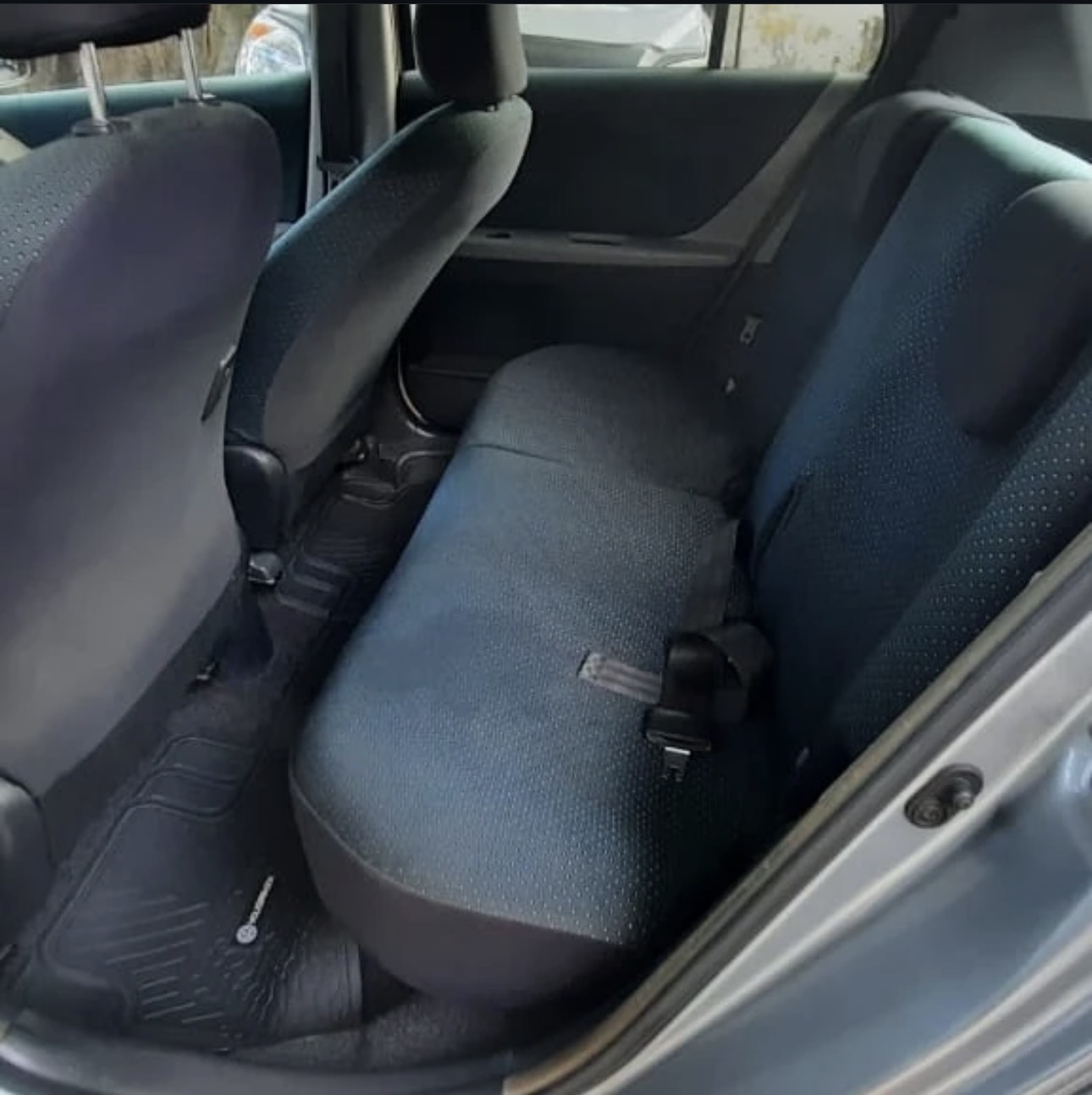 Toyota New Vitz - Foto 7